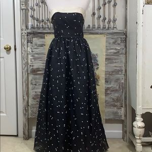 Kay Unger 100% silk gown, Sz M